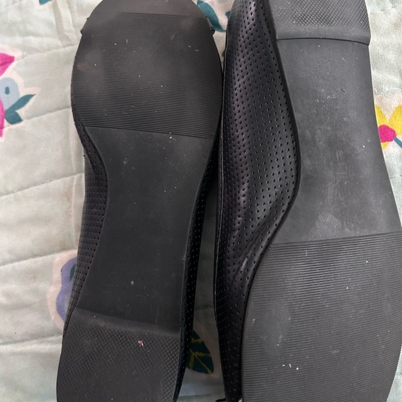 LNWOT Juicy Couture black / gold ballet style flats. - Picture 4 of 4